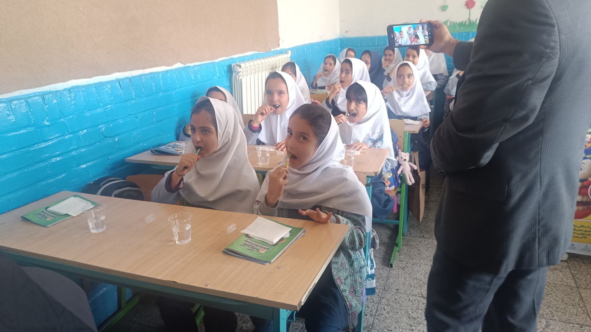 پویش مسواک خشک در مدرسه ضحی ۱ شهرستان شیروان