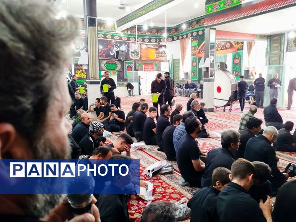 حضور هیات های روستای فدافن در هیئت حسینی در روز عاشورا