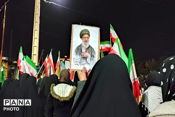 حضور در تجمعات خیابانی یعنی هیات من الذله در برابر دشمن زورگو و دروغگو