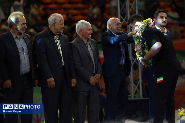 جشن قهرمانی تیم‌های ملی کشتی آزاد و فرنگی ایران