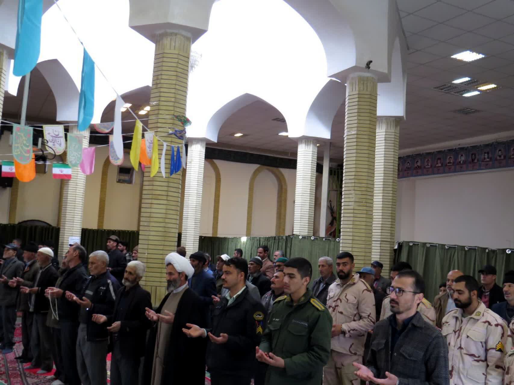 نماز جمعه عبادی و سیاسی در شهر غلامان