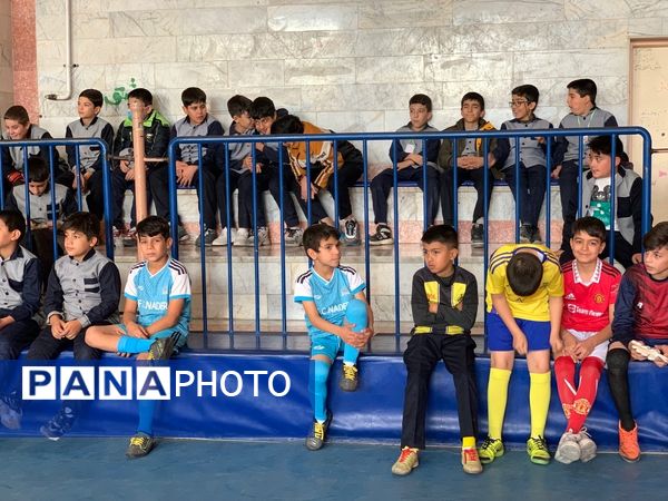 برگزاری فعالیت‌های ورزشی درون مدرسه‌ای در دبستان معلم آشخانه 