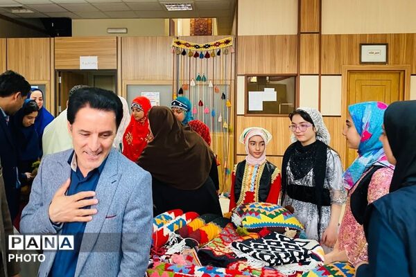 از عطر غذاهای سنتی تا رنگین‌کمان اقوام ایران در دبستان هدی
