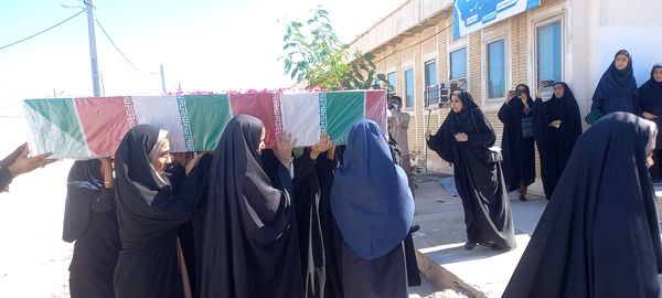 تشییع شهید گمنام در بوموسی 