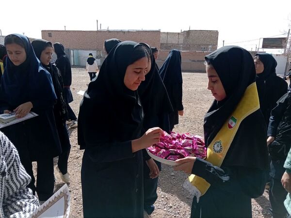 جشن میلاد منجی عالم بشریت در دبیرستان مادر مهربان خلیل آباد