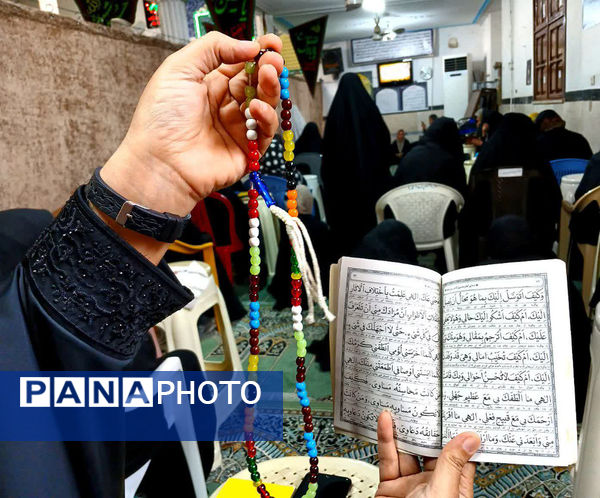 حضور نوجوانان در دعای عرفه 