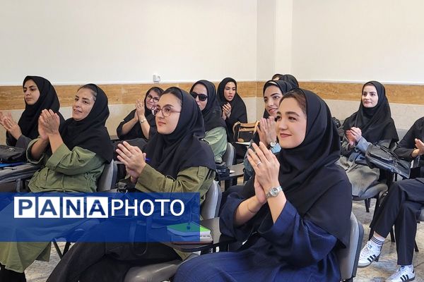 جلسه شورای معلمان دبیرستان نمونه دولتی ولایت