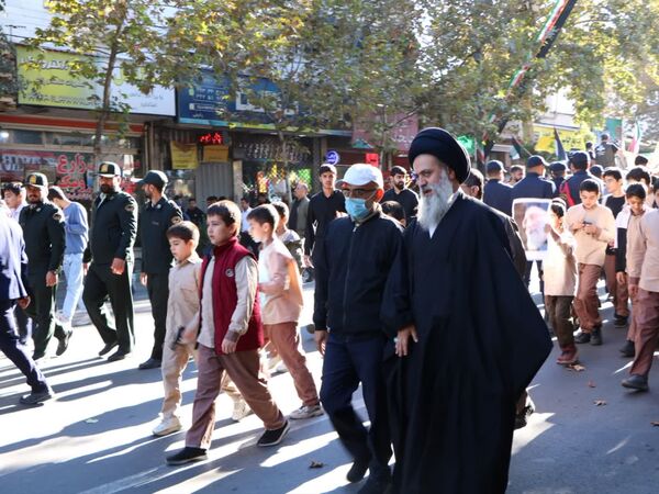 خروش یک‌صدا در حمایت از آرمان‌های انقلاب