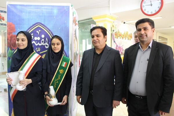تجلیل از معلمان اداره آموزش و پرورش با حضور خادمان اجرایی و انتظامی شهرستان نظرآباد
