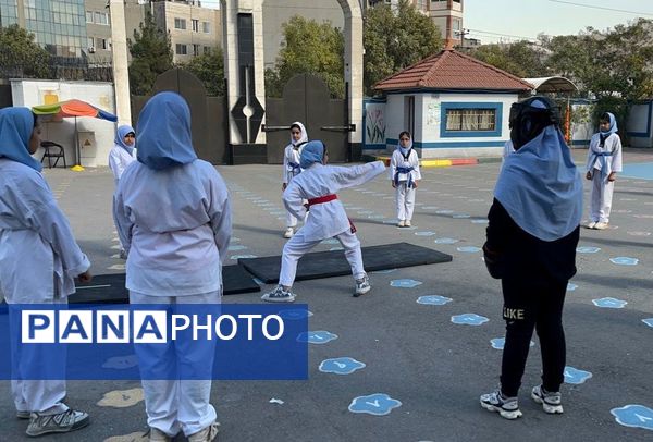 طرح امیدستان و المپیاد ورزشی درون مدرسه‌ای در دبستان آرمینه مصلی نژاد ناحیه 6 