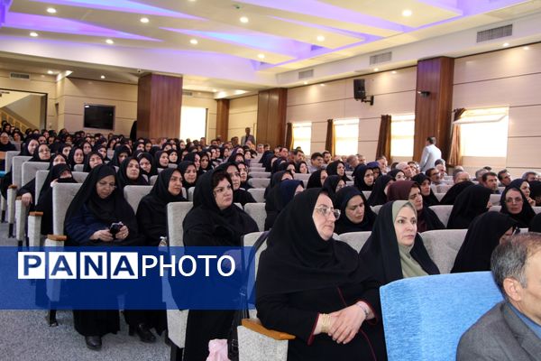 گردهمایی مدیران مدارس ناحیه 2 تبریز