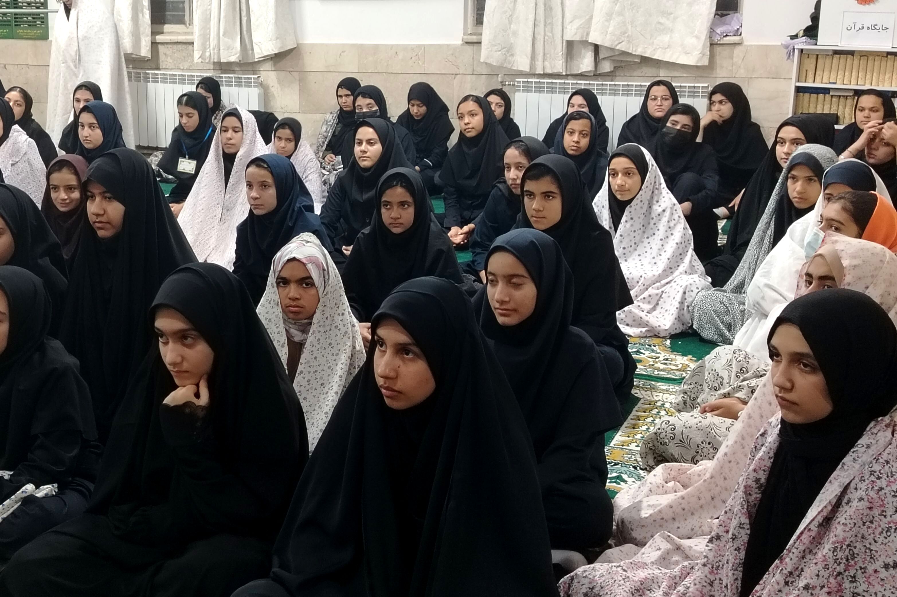افتتاحیه هیئت هفتگی دانش‌آموزی 