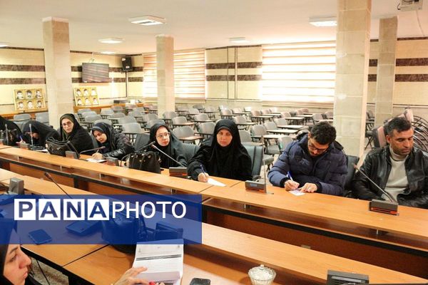 تشکیل ستاد دهه فجر در آموزش و پرورش فیروزکوه با هدف برنامه‌ریزی منسجم برای ترویج ارزش‌های انقلاب در مدارس