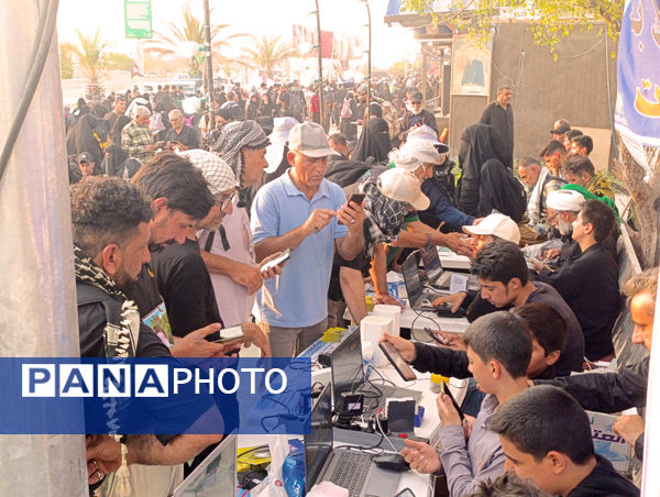 عاشقان حسینی در مسیر پیاده‌روی اربعین حسینی