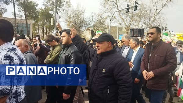 راهپیمایی ۲۲ بهمن نشان دهنده همبستگی و اتحاد مردم ایران 