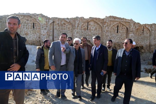بازدید استاندار خراسان شمالی از دو کاروانسرای تاریخی شهرستان گرمه 
