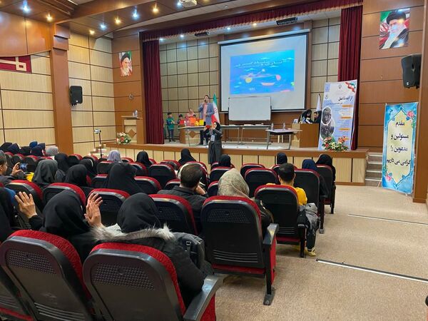 اختتامیه نمایشگاه بازی و یادگیری در شهرستان رباط‌کریم
