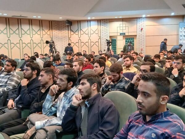 دانشگاه امام صادق(ع) میزبان شهردار تهران در آیین روز دانشجو