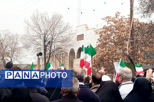 حضور پرشور مردم کرمانشاه در راهپیمایی ۲۲ بهمن
