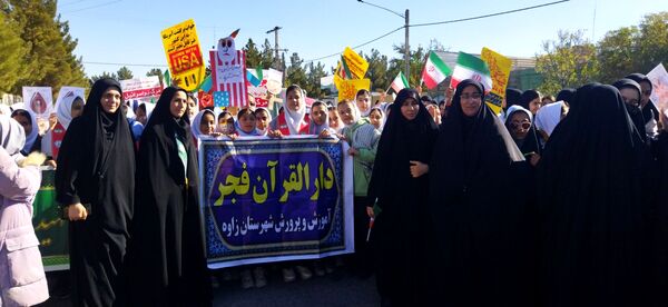 استکبار ستیزی از جنس راهپیمایی در زاوه