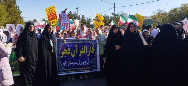استکبار ستیزی از جنس راهپیمایی در زاوه