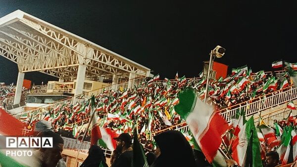 نوای همبستگی در ورزشگاه شهید باهنر کرمان