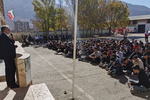 رزمایش پدافند غیرعامل در هنرستان امام‌علی(ع) شهرستان فیروزکوه