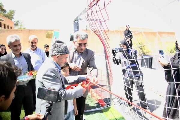 افتتاح زمین چمن مصنوعی آموزشگاه شهید فراتی دامغان