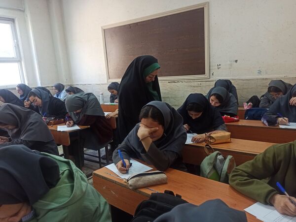 طرح مهر دانایی در دبیرستان دخترانه ۱۳ آبان ناحیه دو