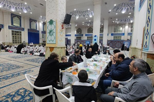برگزاری سفره افطاری به مناسبت ماه مبارک رمضان در مدارس ناحیه دو شهرری 