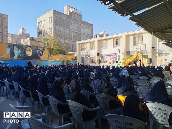 اول مهر در دبیرستان پیرایش از غم بچه های میناب تا شوق همکلاسی ها