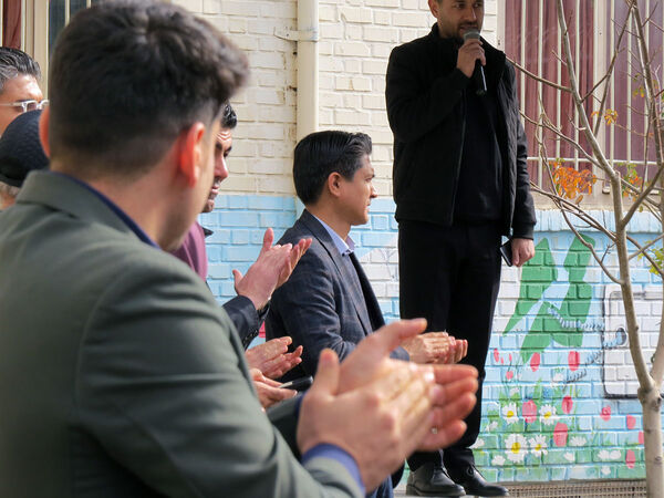 جشن انقلاب و کلنگ زنی زمین چمن دبیرستان شاهد امام حسین (ع)