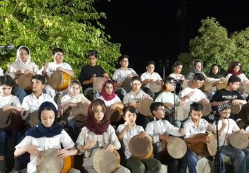 برگزاری مراسم فرهنگی «شهریور گان» در شهرستان الیگودرز با حضور شاهنامه‌خوانان پیشکسوت و جوان
