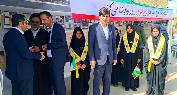 وقتی مدرسه صحنه انقلاب شد؛ زنگی که با سرود و افتخار نواخته شد