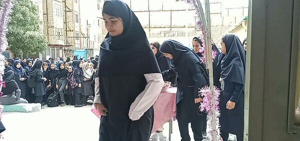 آیین بازگشایی مدارس و استقبال از دانش آموزان در دبیرستان میرزا جعفر سروقد ناحیه یک مشهد