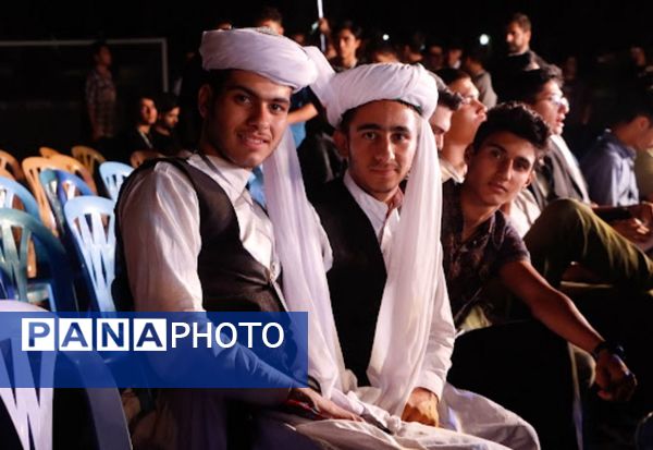 چهل و دومین جشنواره فرهنگی هنری با شعار «با امید به سمت قله برای ایران» 
