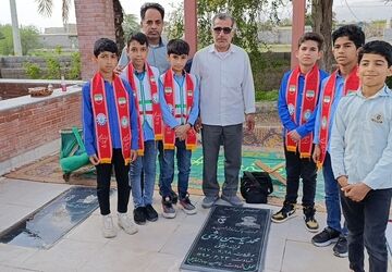 آیین معنوی «مهمانی لاله‌ها» در گلزار شهدای رودان 