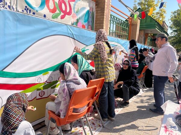 رنگ‌آمیزی دیوارنگاره‌ از ظهور تا مقاومت توسط کودکان و نوجوانان استان چهارمحال و بختیاری
