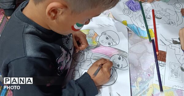 شور عاشقانه مردم اسدآباد در استقبال از پرچم متبرک حرم رضوی