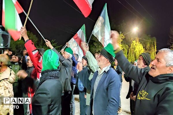جهاد حضور در خیابان ادامه دارد