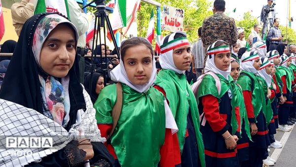 جان‌ فدای ایران در خرم آباد با حضور پرشور مردم انقلابی خرم‌ آباد
