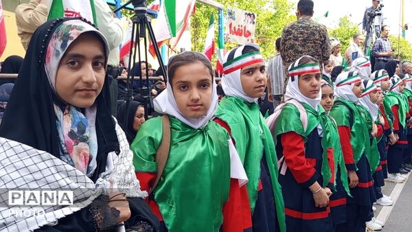 جان‌ فدای ایران در خرم آباد با حضور پرشور مردم انقلابی خرم‌ آباد