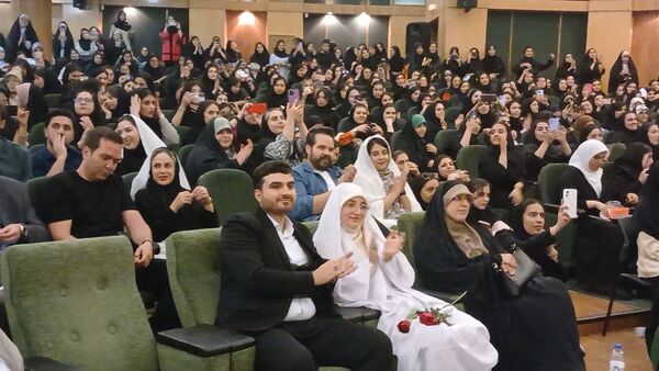 جشن بزرگ ازدواج دانشجویی در دانشگاه آزاد اسلامی واحد کرج