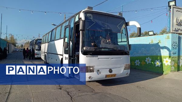 اردوی تفریحی دانش‌آموزان دبیرستان شاهد افشار در شهربازی خلیج فارس