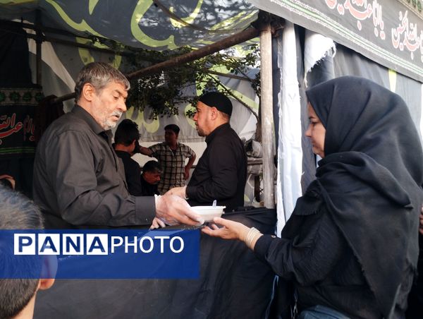 حضور جاماندگان اربعین حسینی در جوار امام مهربانی‌ها