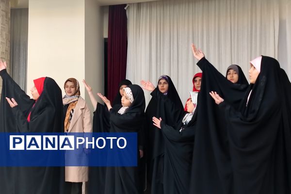 آیین تجلیل ازخادمین مراسم اعتکاف دانش‌آموزی