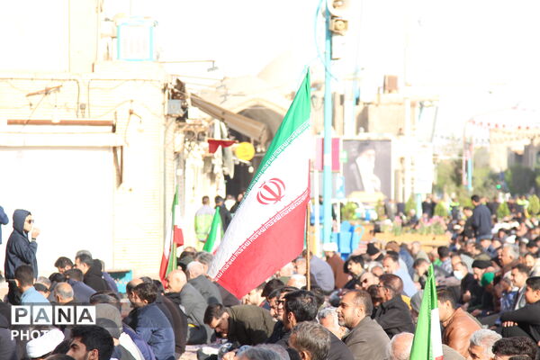 برپایی باشکوه نماز عید فطر در یزد