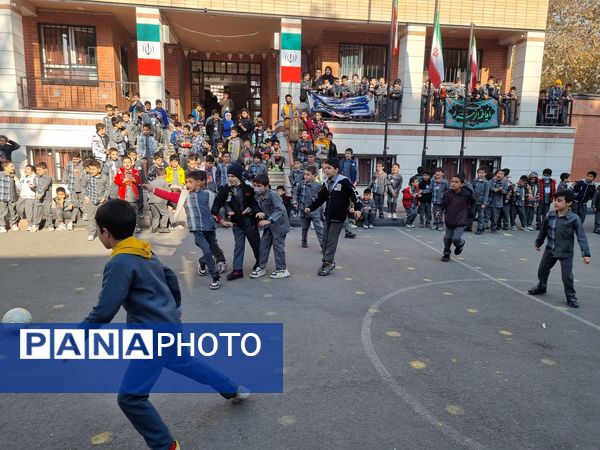 برگزاری مسابقات فوتبال درون مدرسه‌ای دبستان امام رضا(ع)