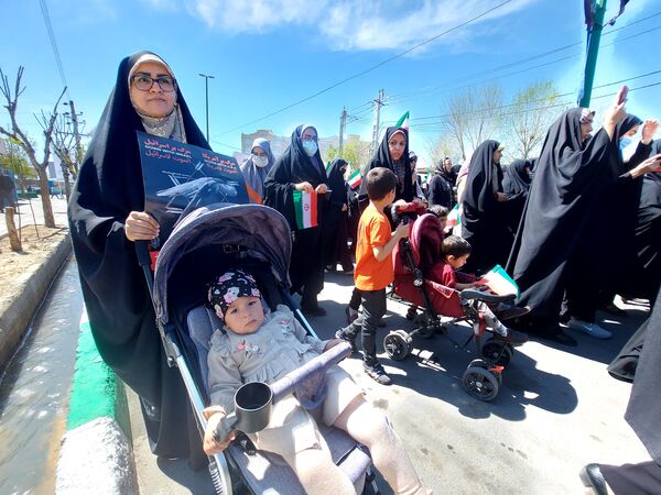 راهپیمایی روز قدس با حضور مدیرکل آموزش و پرورش شهرستان‌های تهران در کهریزک 