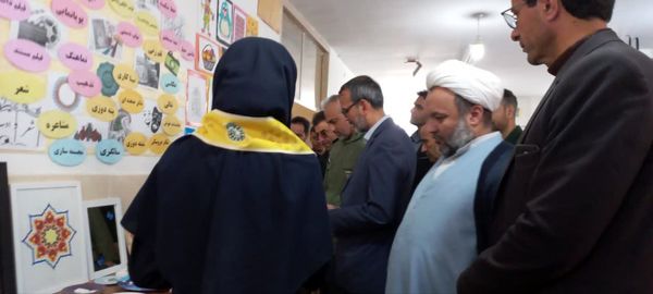 نمایشگاه ماها در دبیرستان فرزانگان